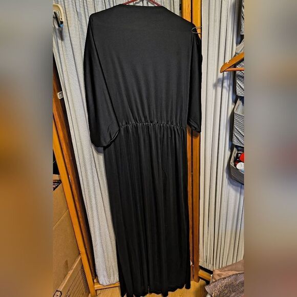 Koh Koh maxi dress - Picture 2 of 7